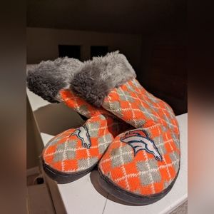 NWT Denver Broncos NFL women's knit slipper boots - size 7/8